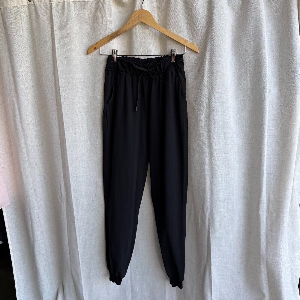 Lululemon Black Joggers Drawstring Waist Size 4